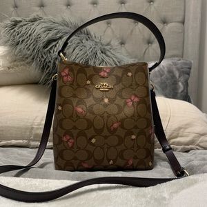 Coach small town bucket bag